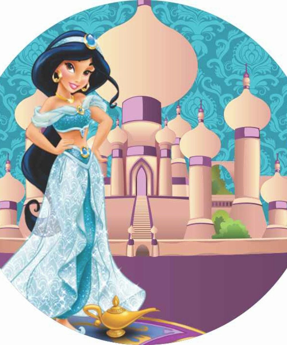 Princesses Jasmine in front of her palace